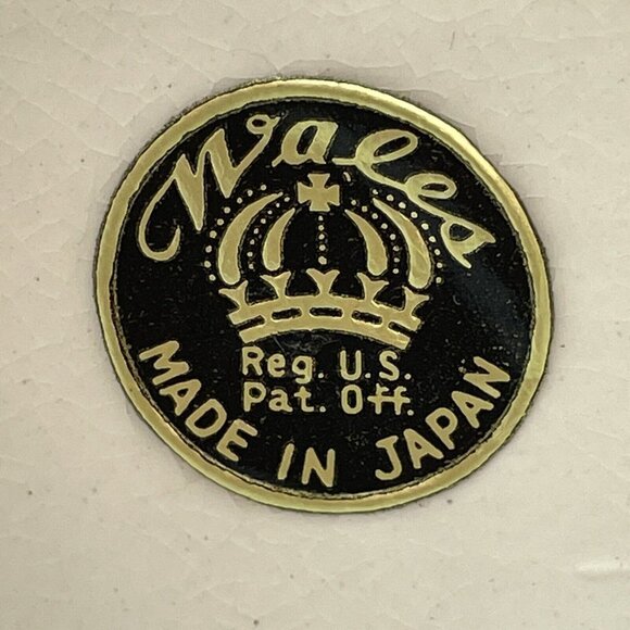 Vintage Wales Hand Painted Porcelain Figurine Girl Reading Book Japan - Picture 10 of 10